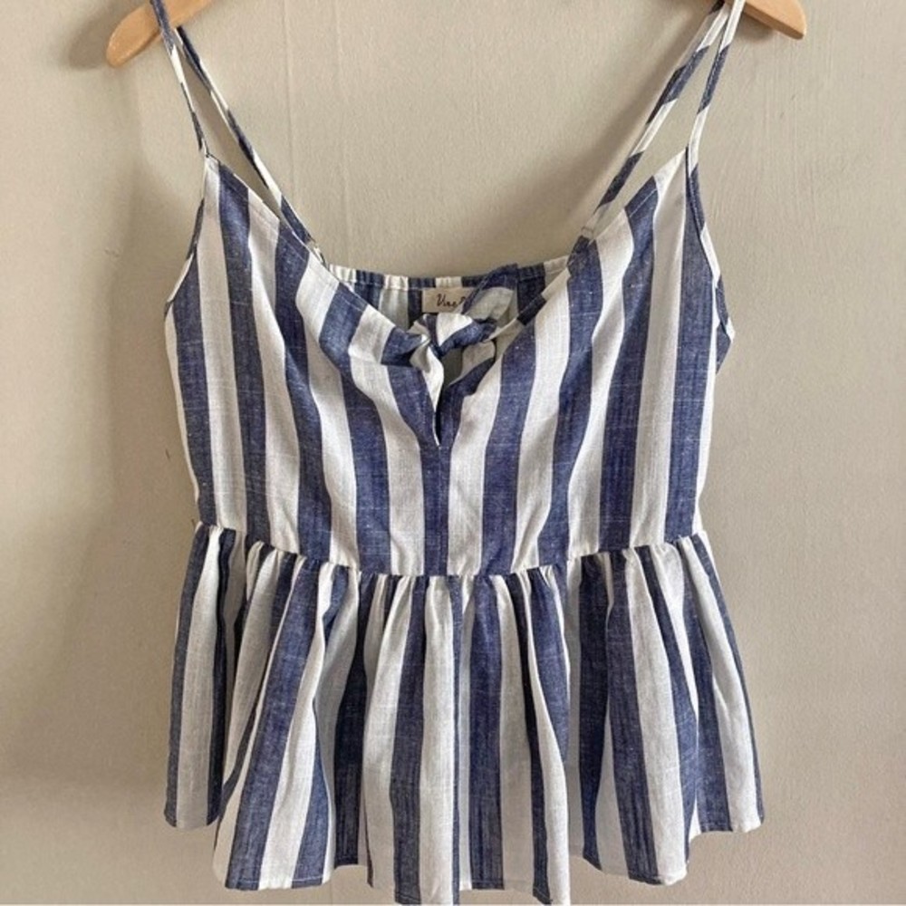 ☀️VINE & LOVE Striped peplum linen blend cami tie front top